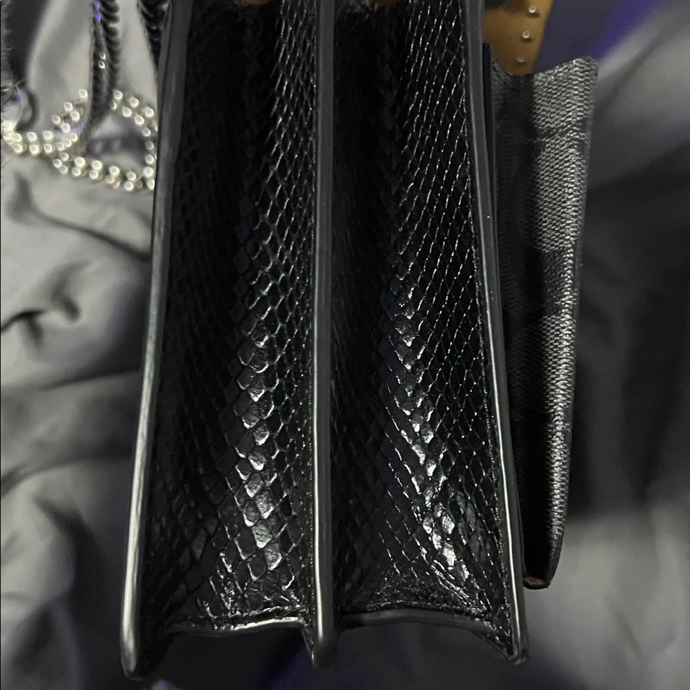 COACH Klare Crossbody bag. Used twice see photos for measurements and condition. - Picture 7 of 11